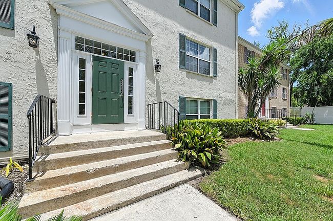 Photo of 4334 S Plaza Gate Ln #202, Jacksonville, FL
