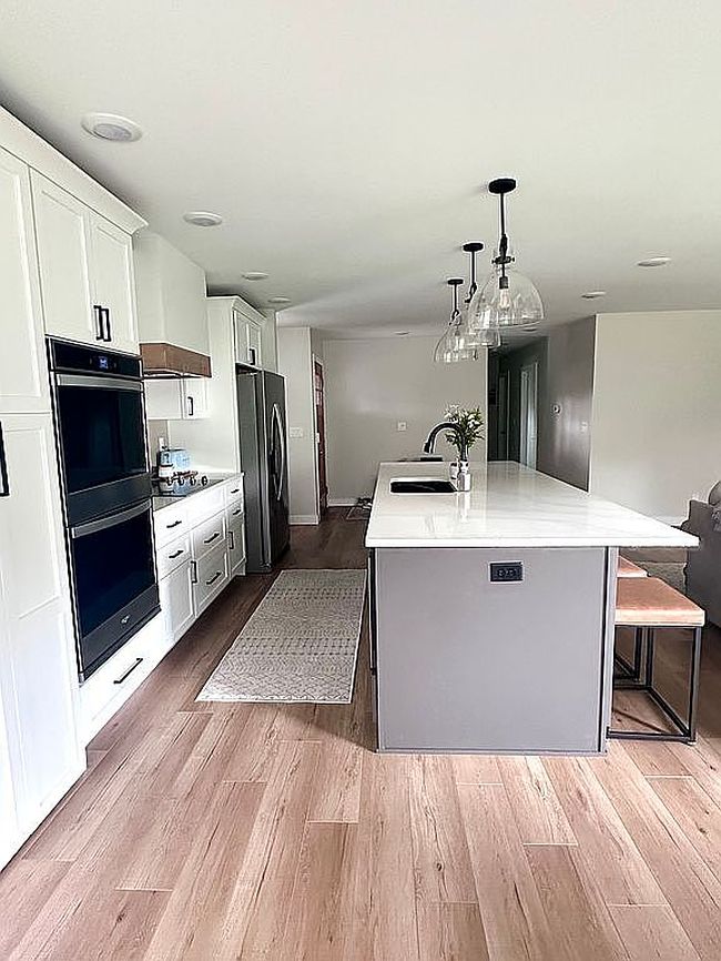Image of 1115 Pioneer Dr