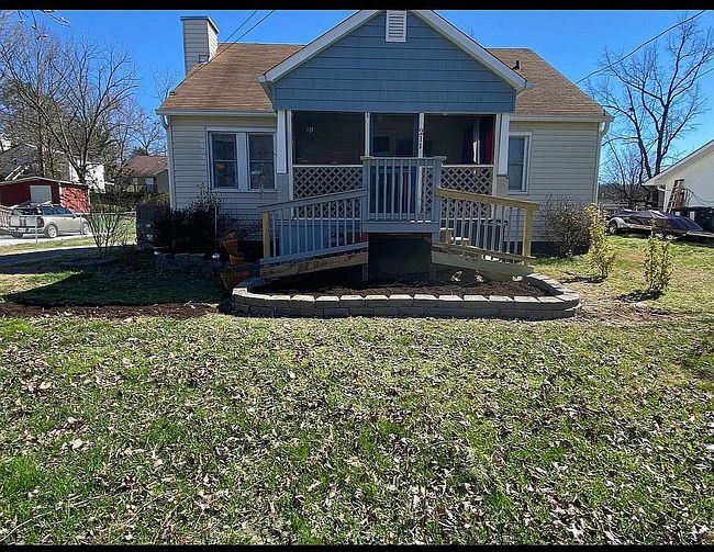 Image of 211 Valley Dr