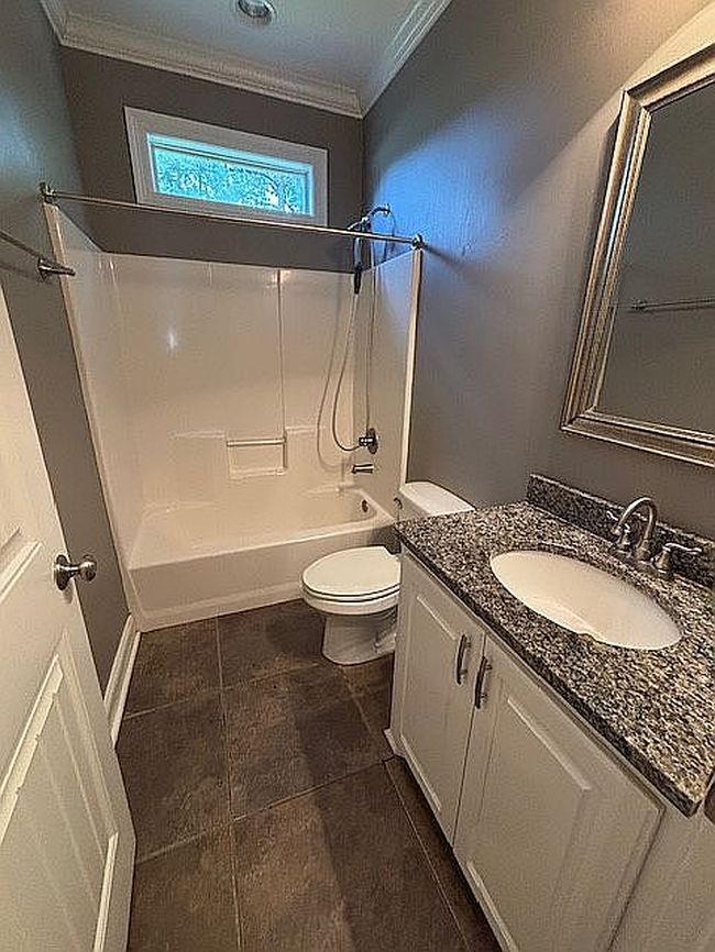 Photo of 19 E Cadbury Ln, Hattiesburg, MS