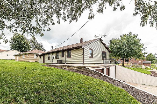 Photo of 101 1st St Se, Epworth, IA