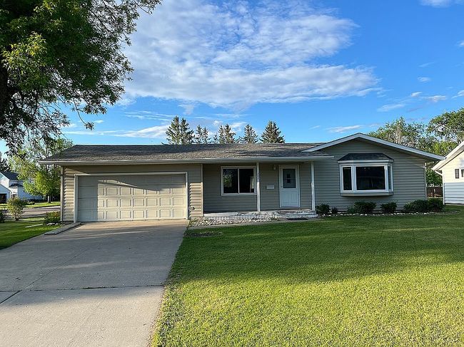 Photo of 305 Euclid Ave, Crookston, MN