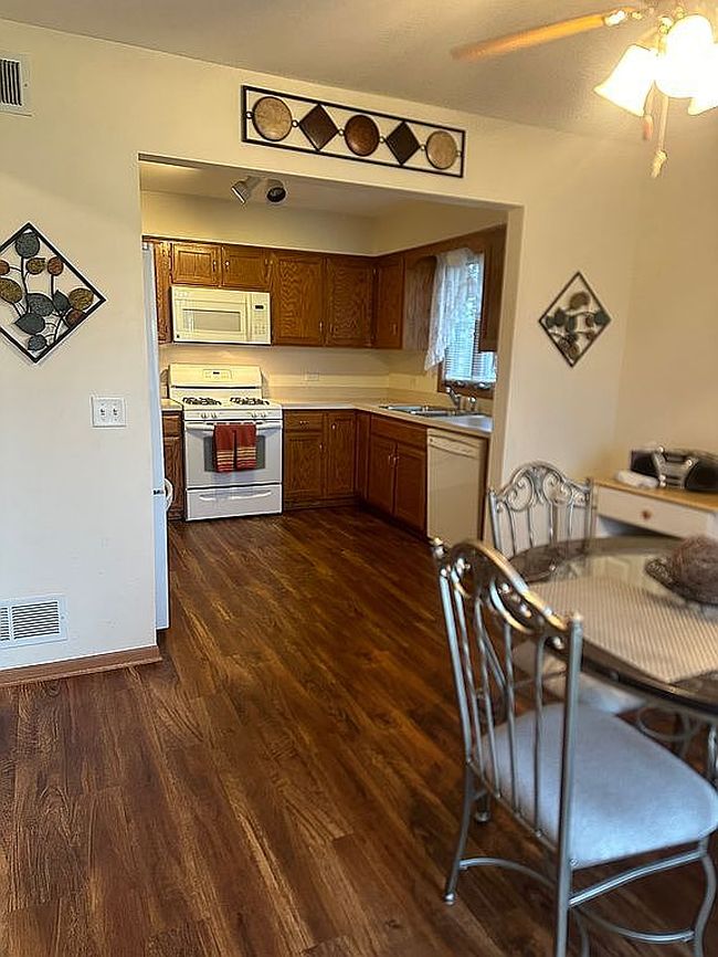 Photo of 2417 Par Four Ct, Joliet, IL