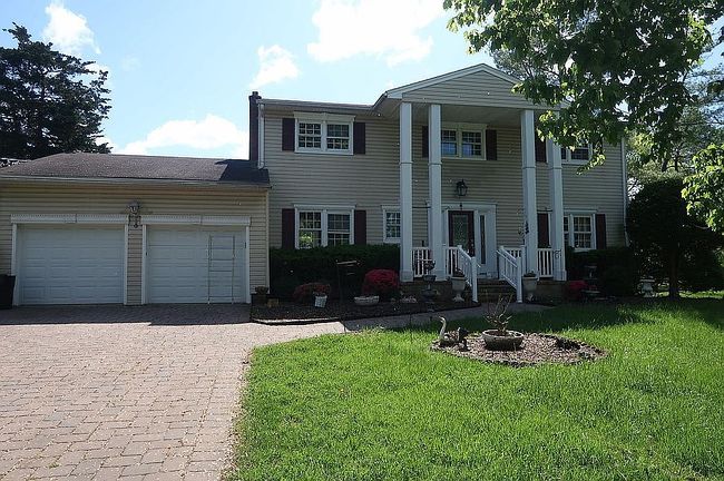 Photo of 16 Winfield Dr, Parsippany, NJ