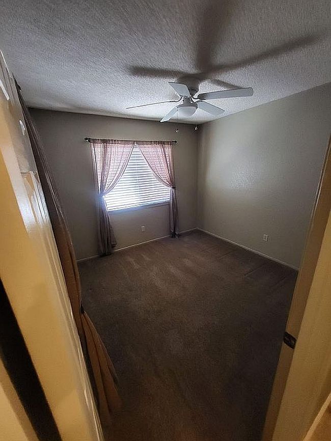 Photo of 12942 Maple Valley Rd, Victorville, CA