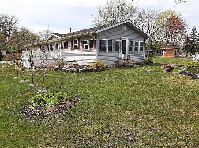 Image of 1897 Lakeshore Dr