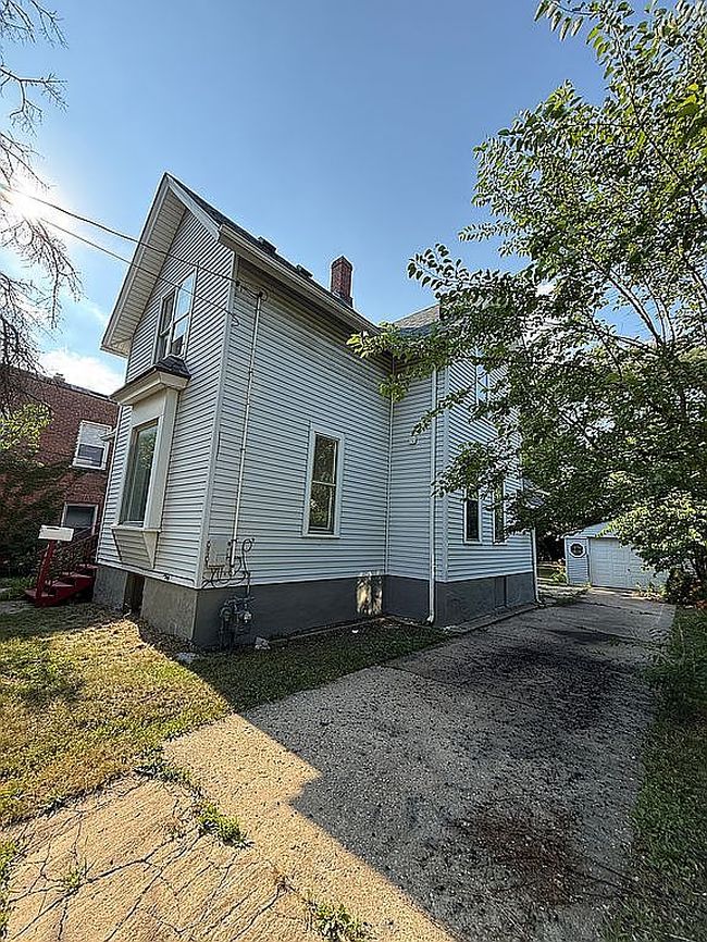 Photo of 1116 Crosby St, Rockford, IL