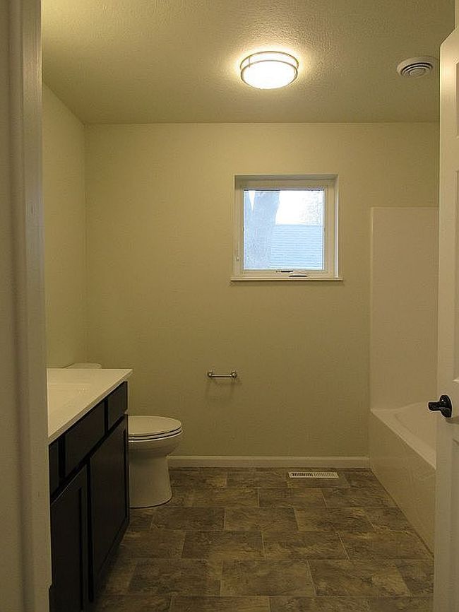 Image of 303 W 6th St