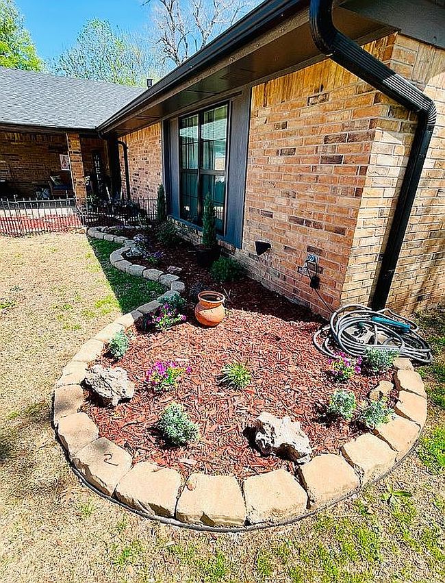 Additional photo 1 of property located at 403 Piney Oak Dr