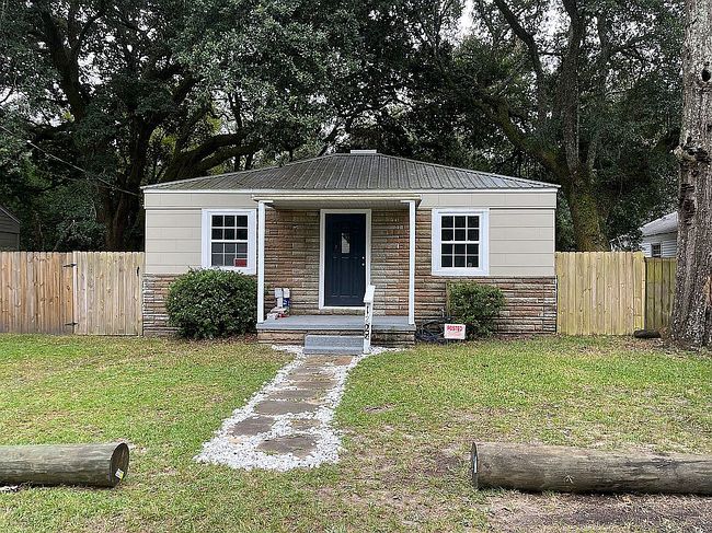 Image of 1227 Burke St
