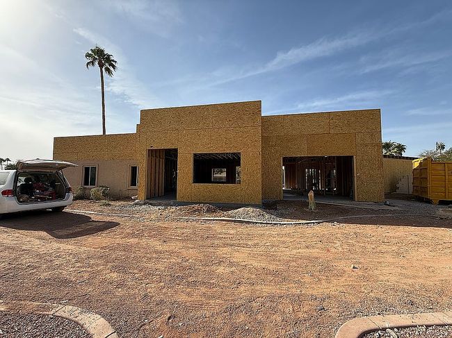 Image of 6124 E Voltaire Ave