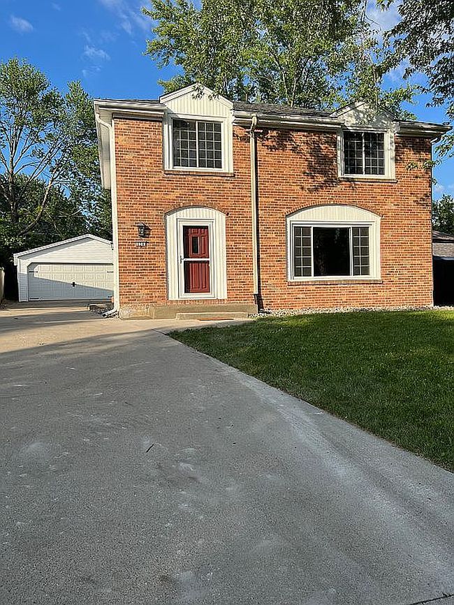 Photo of 138 E Maxwelton Dr, Des Moines, IA