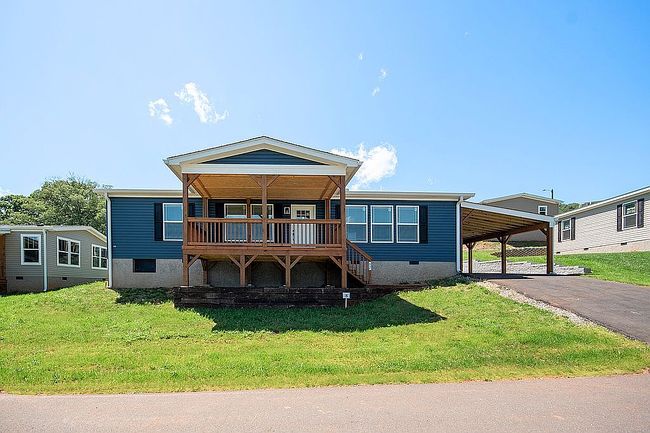 Photo of 62 E Emerald Ave, Franklin, NC