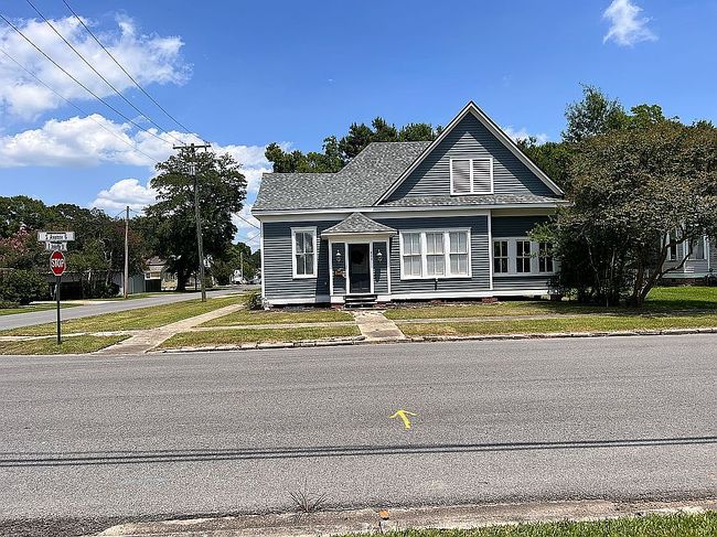 Image of 803 S Avenue G