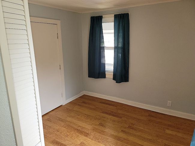 Photo of 1311 E St, Charles City, IA