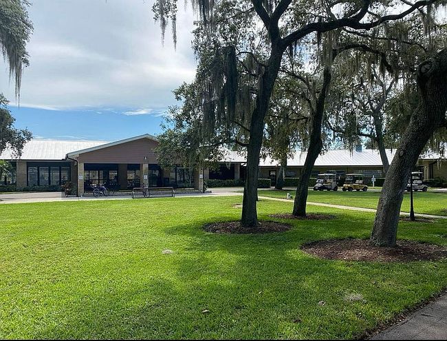 Photo of 181 N Lake Dr, Leesburg, FL