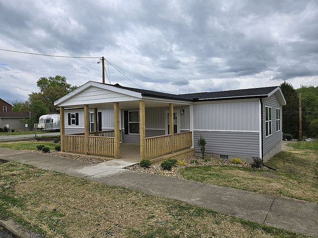 Photo of 252 Front St, Philo, OH