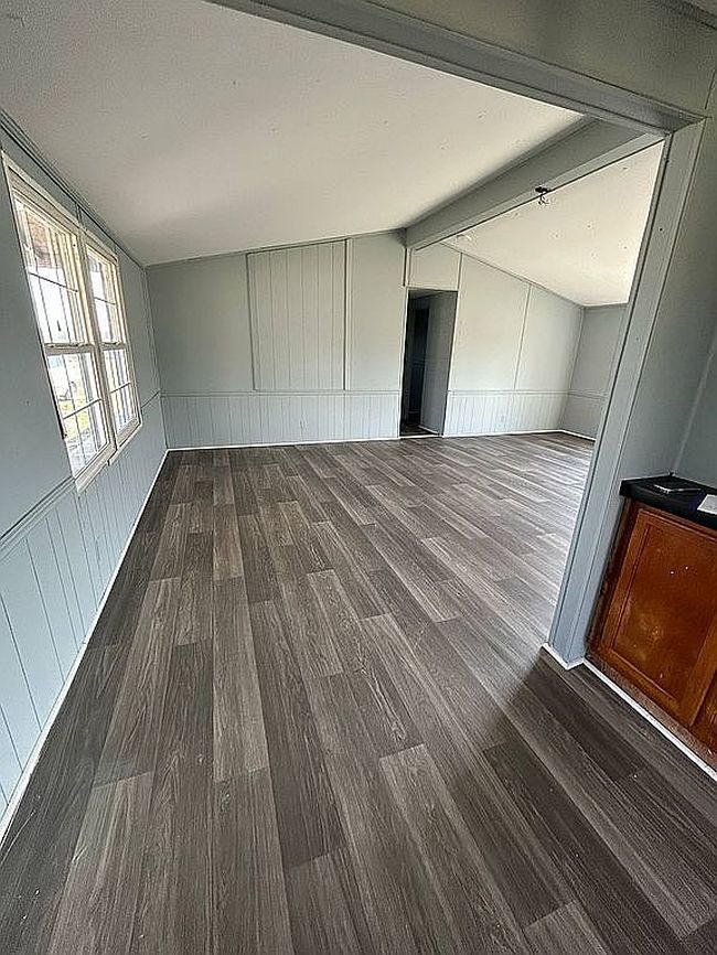 Image of 555 Hollis Thomas Rd