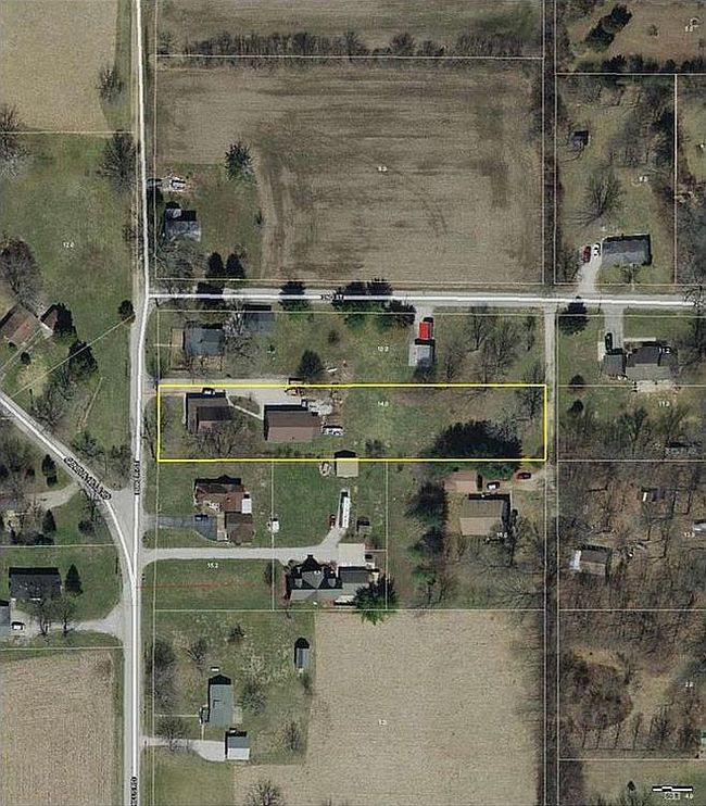 Photo of 210 N Baker Ln, Clinton, IN