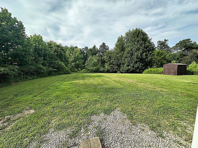 Photo of 863 John Kern Ln, Bedford, IN
