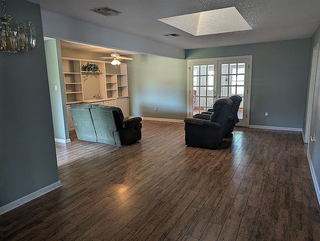 Preview of property located at 42 Hennessey Ct