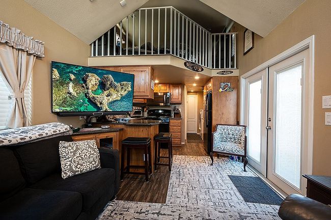 Image of 200 S Dolliver St Space 214