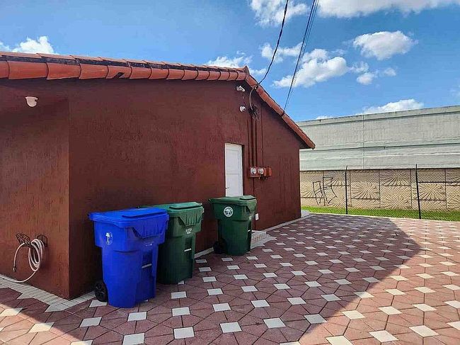 Image of 1195 Nw 30th Pl