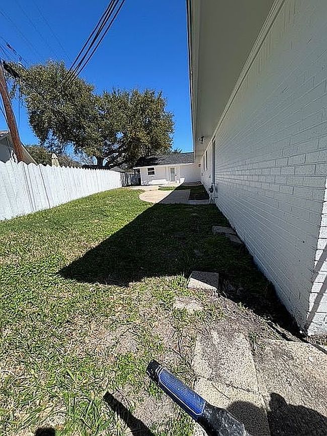 Image of 2704 E Loma Vista Ave