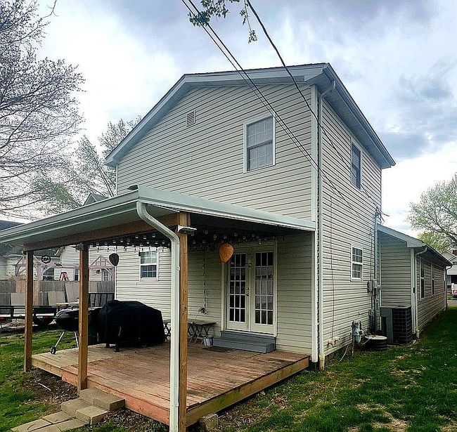Image of 108 N 3rd St