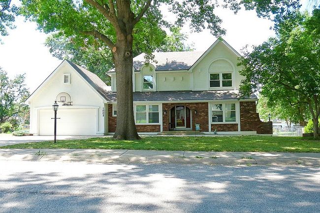 Photo of 1005 Johnston Dr, Raymore, MO
