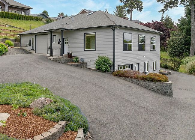 Photo of 125 N Wahanna Rd, Seaside, OR