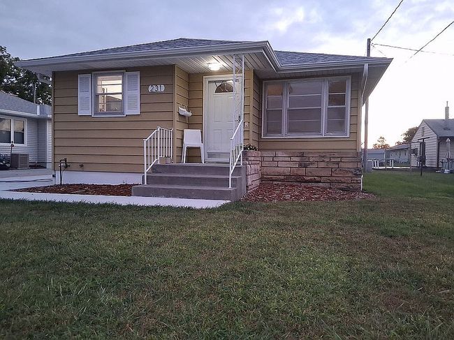 Photo of 231 N Clarmar Ave