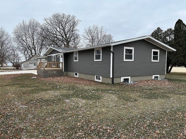 Image of 206 E 2nd St