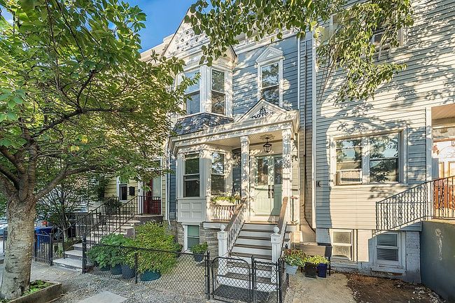 Photo of 12 Nesbitt St, Jersey City, NJ