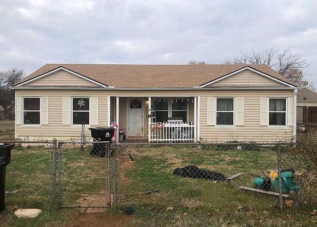 Image of 905 Birch St
