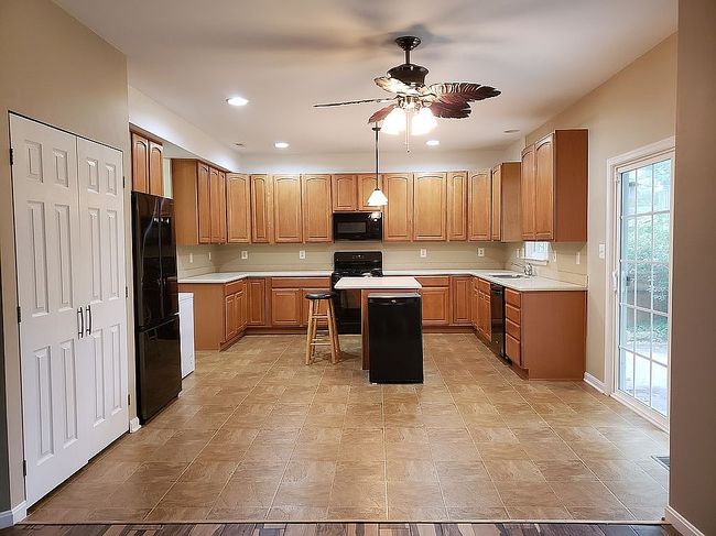 Preview of property located at 19 Perry Woods Ct