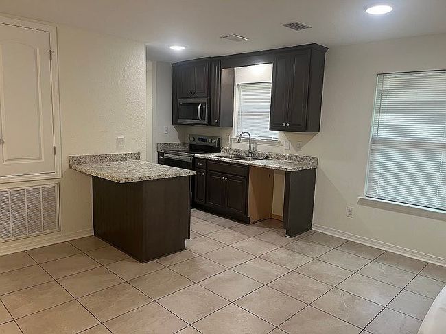 Image of 6860 Somerset Ct