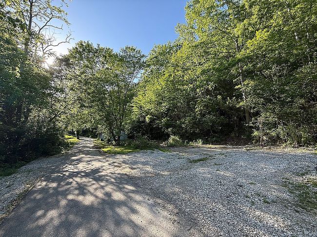 Image of 708 Lawrence Rd