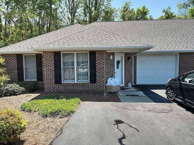 Image of 2425 E Lakeview Dr Apt 5