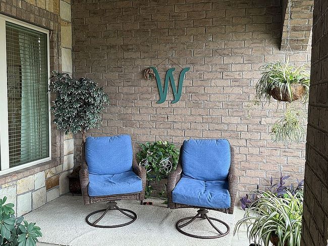 Additional photo 2 of property located at 1302 Oak Glenn Pl