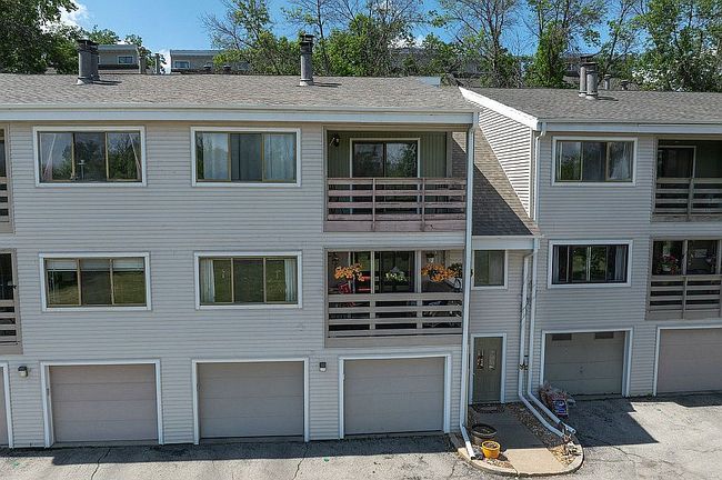 Photo of 219 40th St Dr Se Apt 204, Cedar Rapids, IA