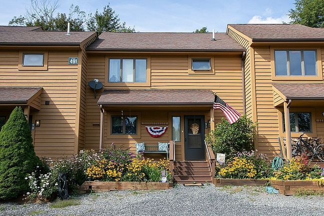 Photo of 97 Deerfield Cir