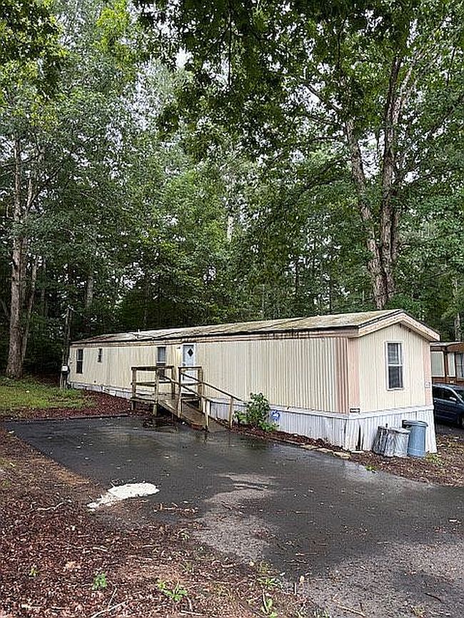 Photo of 215 Shuffler Rd #D, Morganton, NC