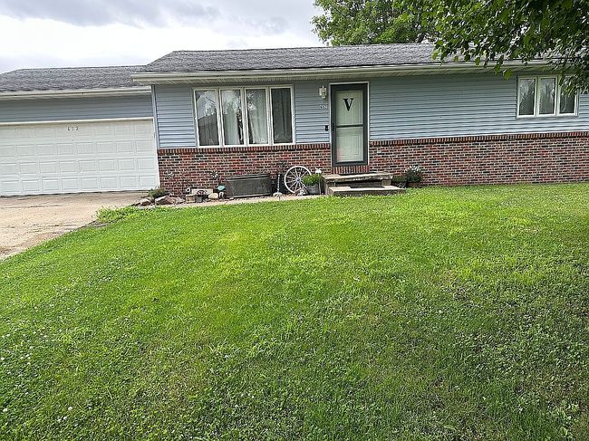 Photo of 612 2nd St Nw, State Center, IA