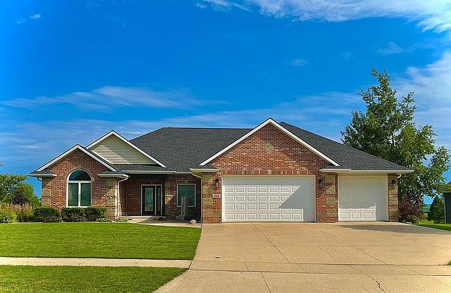 Preview of property located at 215 Fairway Dr