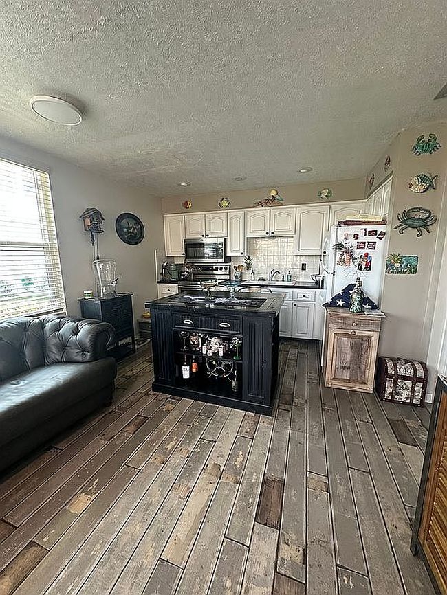 Image of 4350 Tahitian Gardens Cir Apt A
