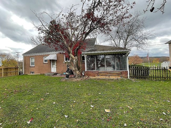 Image of 313 E Valley St