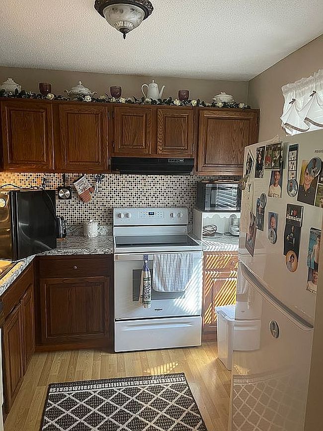 Photo of 12 Gilbert Sq, Milton, VT