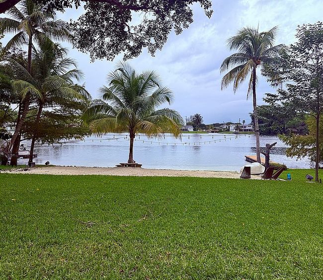 Additional photo 1 of property located at 7101 Sw 139th St