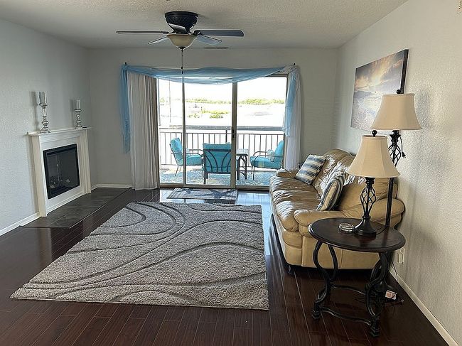 Image of 4897 Bridgepointe Dr